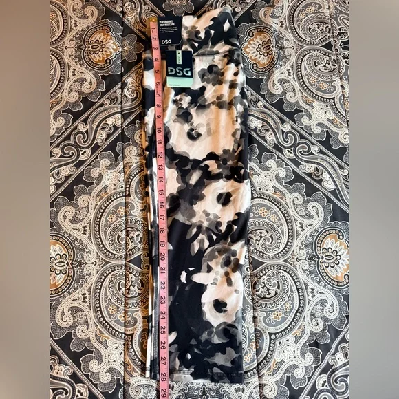 DSG Performance High Rise Capri Workout Leggings Large - Picture 5 of 6